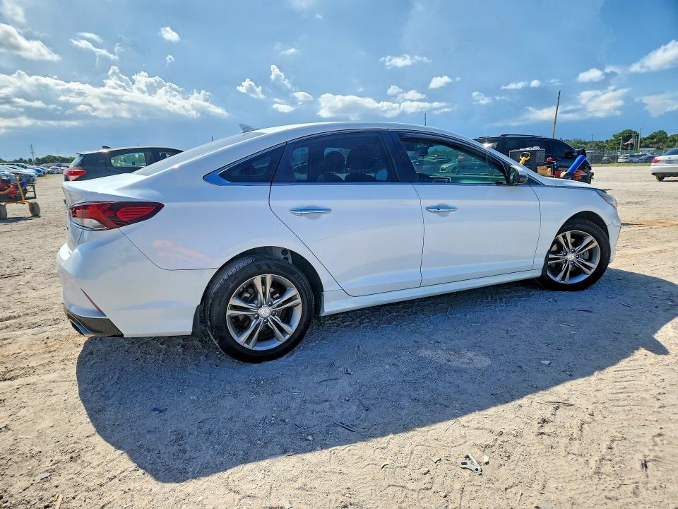 Photo 3 from auction – 2019 HYUNDAI SONATA with VIN 5NPE34AF3KH814561