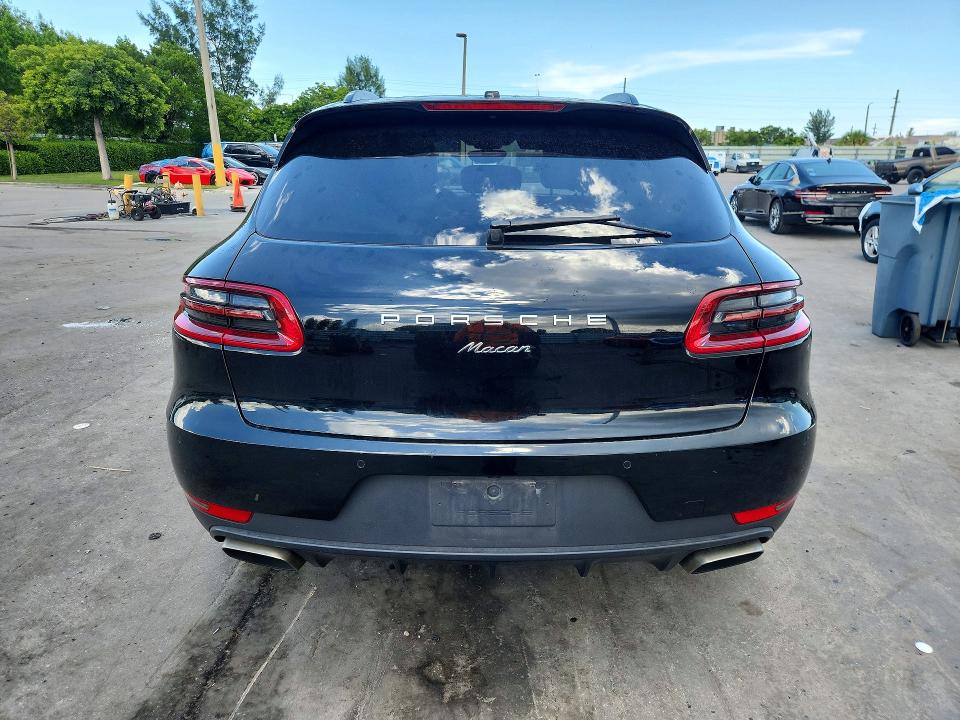 Photo 6 from auction – 2018 PORSCHE MACAN with VIN WP1AA2A50JLB06261