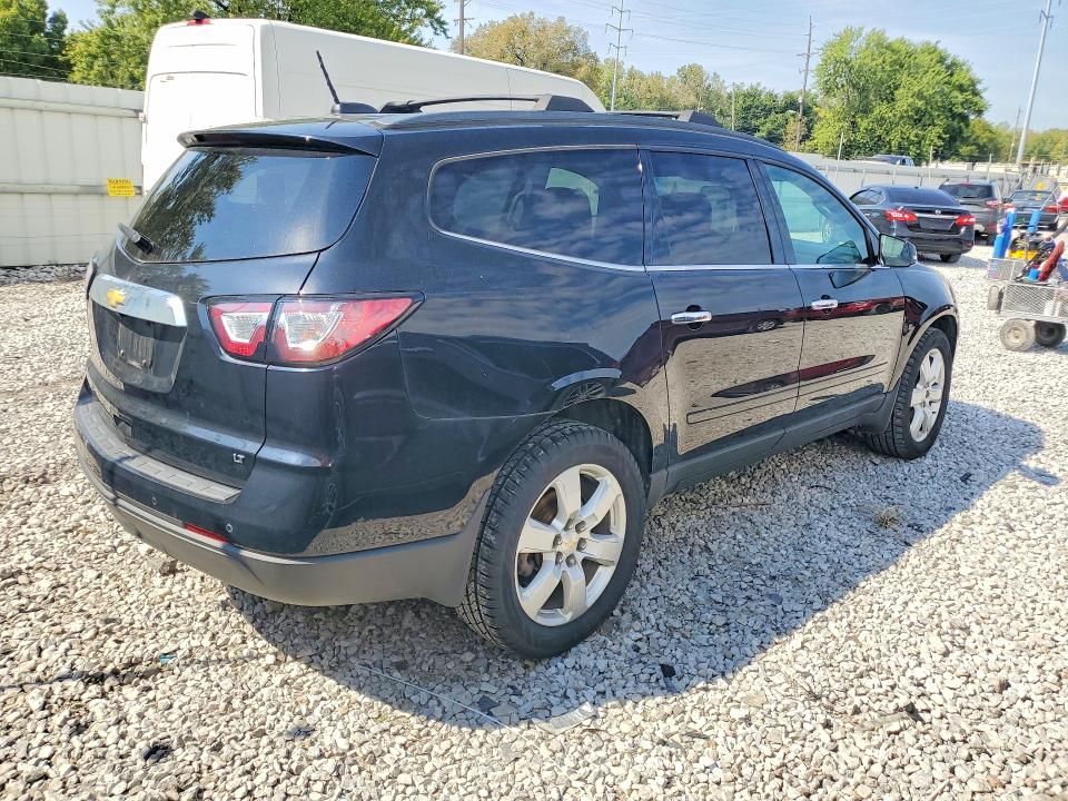 Photo 3 from auction – 2017 CHEVROLET TRAVERSE with VIN 1GNKRGKD5HJ265517