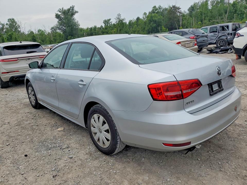 Photo 2 from auction – 2015 VOLKSWAGEN JETTA with VIN 3VW2K7AJ1FM324970