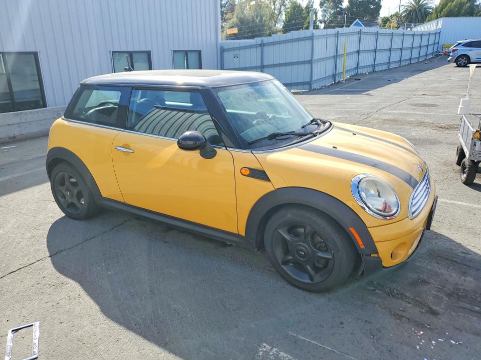 Photo 4 from auction – 2009 MINI COOPER with VIN WMWMF33529TW79562