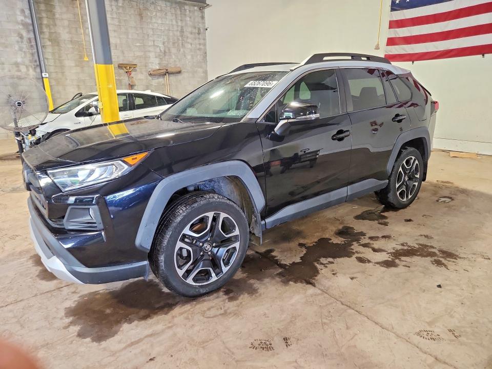TOYOTA RAV4 2019 with VIN 2T3J1RFV6KW049839 - Photo from auction