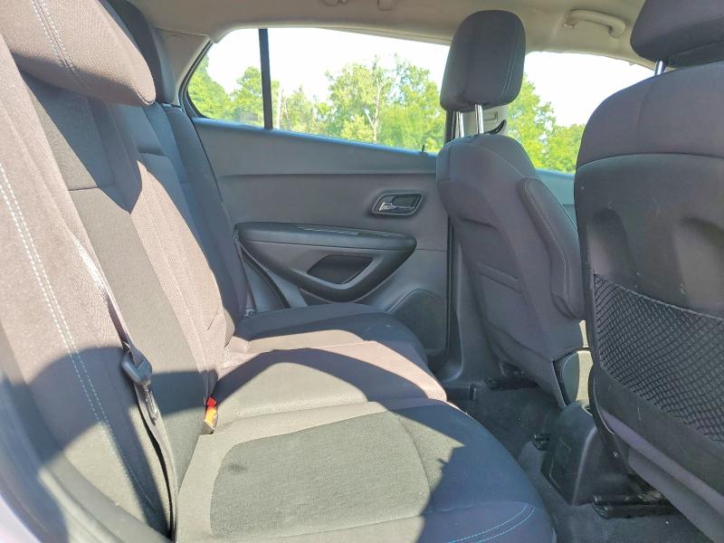 Photo 11 from auction – 2015 CHEVROLET TRAX with VIN KL7CJKSB5FB253250