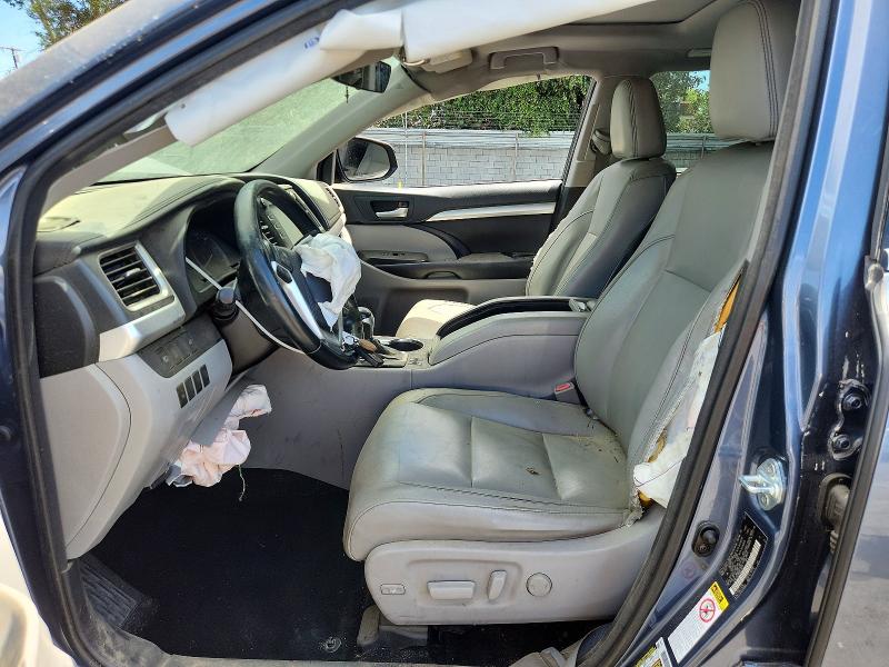 Снимка 7 от търг – 2017 TOYOTA HIGHLANDER с VIN 5TDKZRFH9HS510677