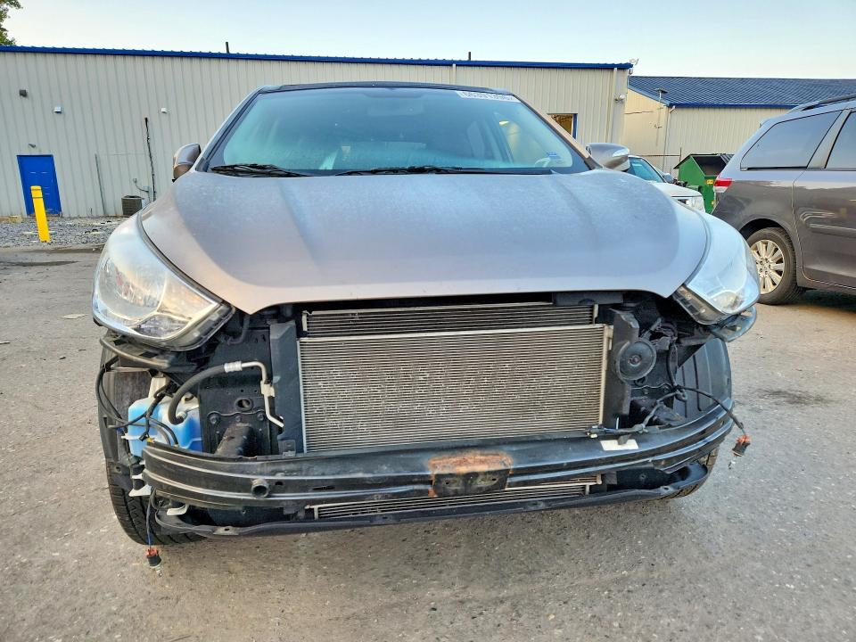 Photo 5 from auction – 2012 HYUNDAI TUCSON with VIN KM8JU3AC3CU500052