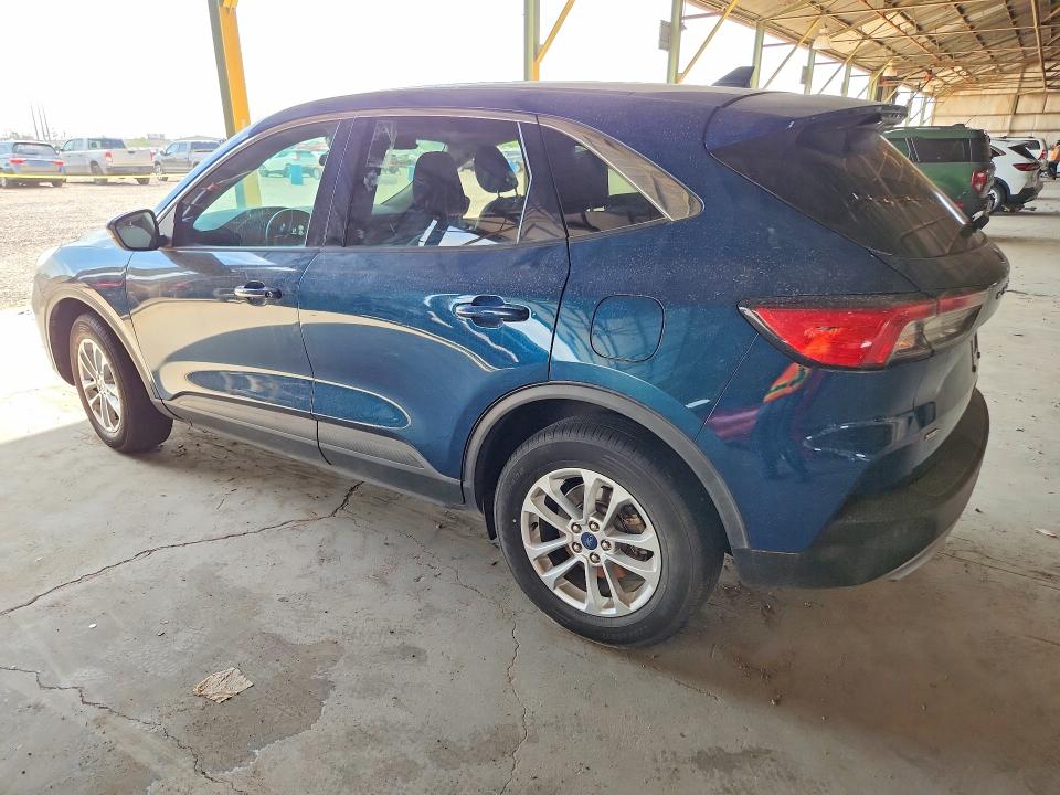 Photo 2 from auction – 2020 FORD ESCAPE with VIN 1FMCU9G69LUB18895