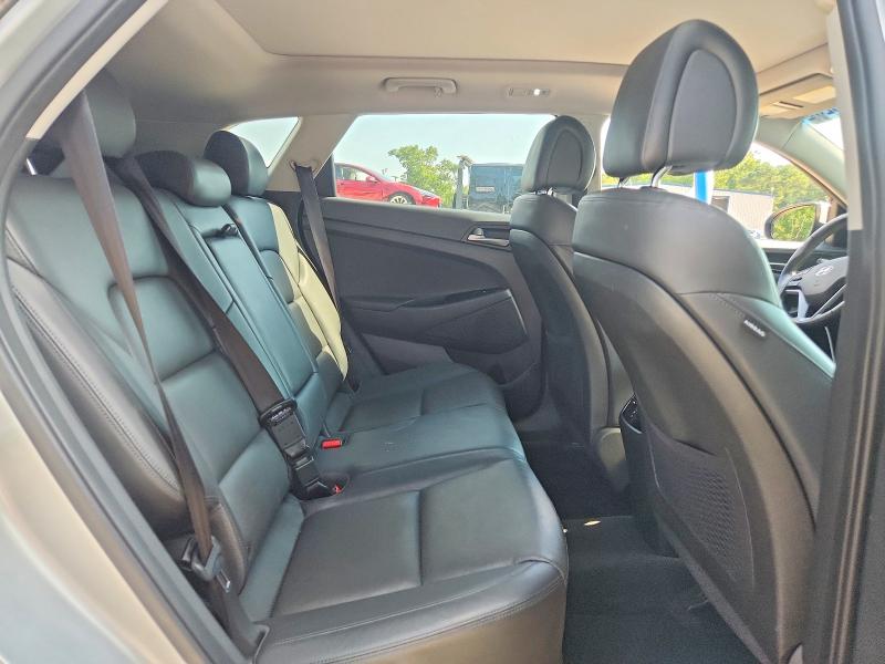 Photo 11 from auction – 2016 HYUNDAI TUCSON with VIN KM8J33A25GU265850