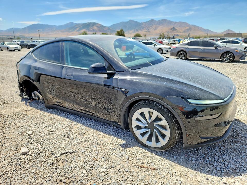 Фото 4 с аукциона – 2026 TESLA MODEL Y с VIN 7SAYGDEE5TF370458
