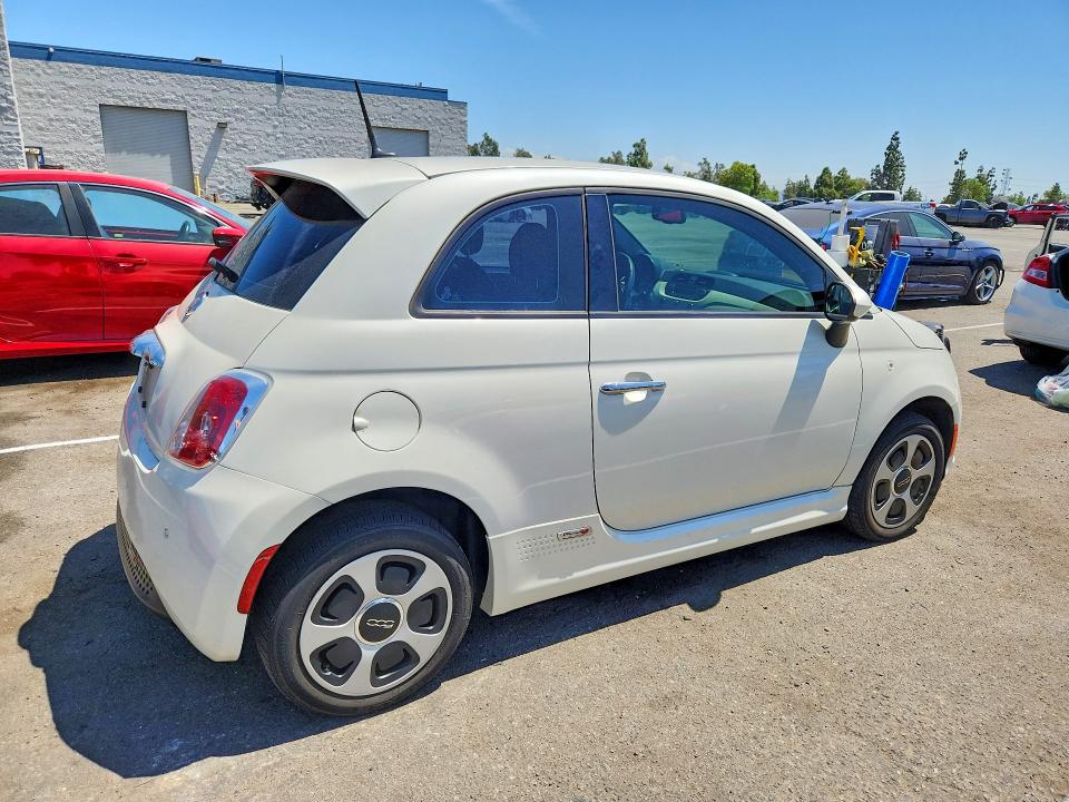 Photo 3 from auction – 2015 FIAT 500 with VIN 3C3CFFGE7FT615340