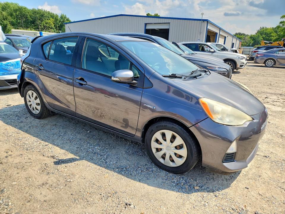 Photo 4 from auction – 2013 TOYOTA PRIUS C with VIN JTDKDTB36D1540653
