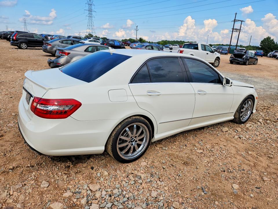 Zdjęcie 3 z aukcji – 2011 MERCEDES-BENZ E z VIN WDDHF5GB3BA426452