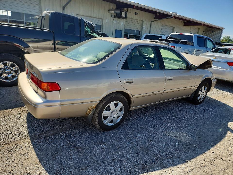 Снимка 3 от търг – 2001 TOYOTA CAMRY с VIN JT2BG22K510602210