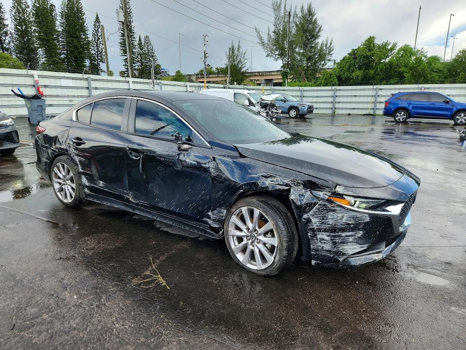 Photo 4 from auction – 2021 MAZDA 3 with VIN 3MZBPABM1MM204624