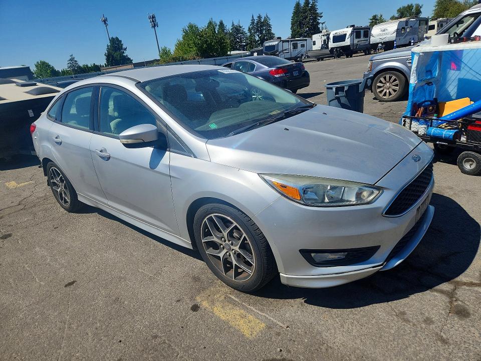 Photo 4 from auction – 2015 FORD FOCUS with VIN 1FADP3F20FL268017