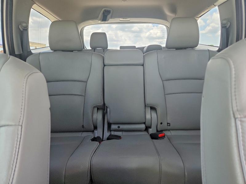Photo 10 from auction – 2016 HONDA PILOT with VIN 5FNYF5H51GB033292