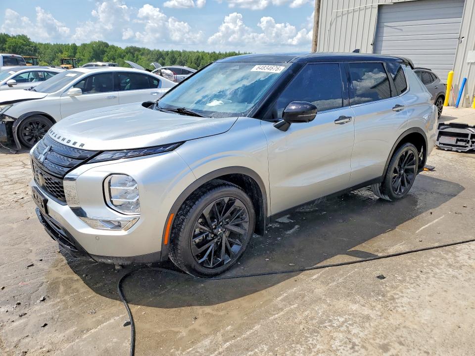 MITSUBISHI OUTLANDER 2023 с VIN JA4J3VA80PZ043136 - Снимка от търг