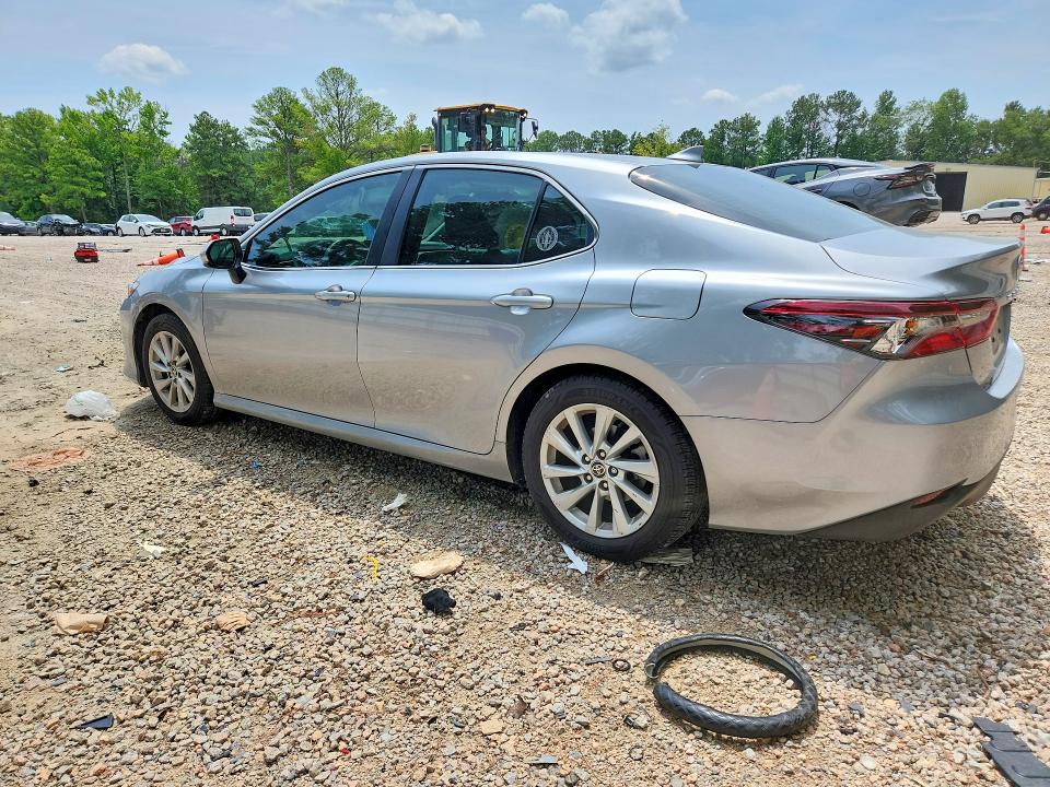 Photo 2 from auction – 2023 TOYOTA CAMRY with VIN 4T1C11AK4PU780440