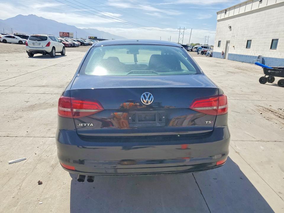 Photo 6 from auction – 2017 VOLKSWAGEN JETTA with VIN 3VW2B7AJ0HM289941