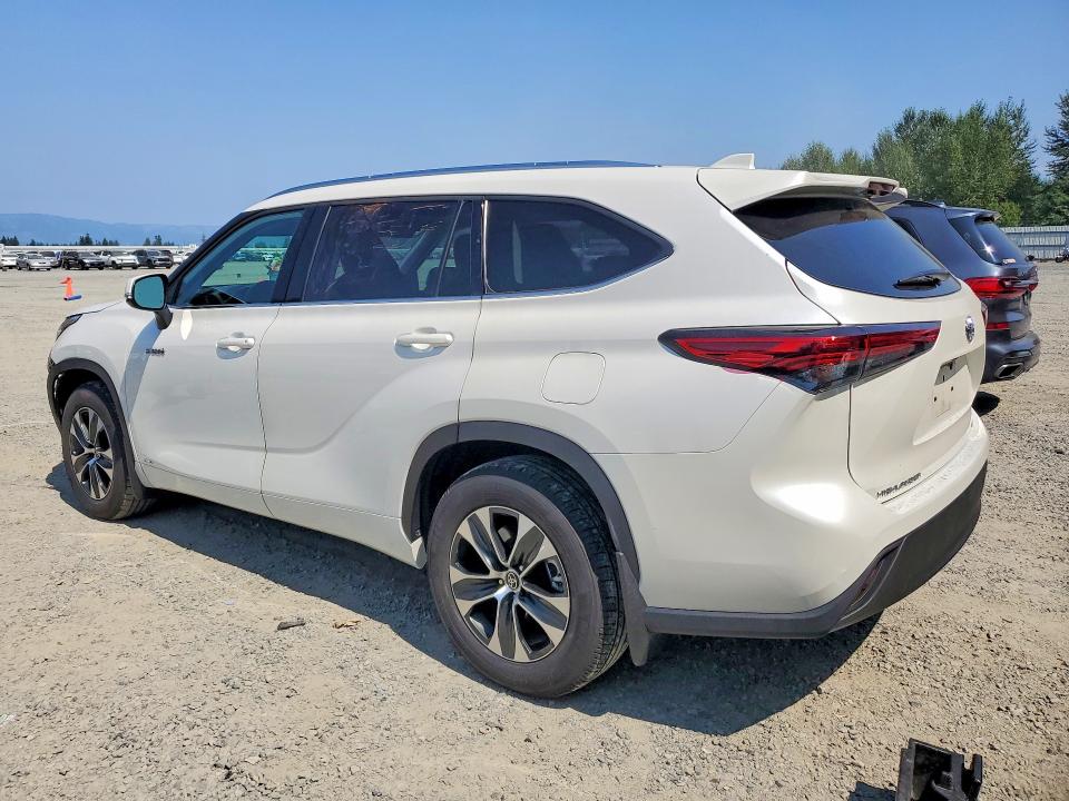 Photo 2 from auction – 2021 TOYOTA HIGHLANDER with VIN 5TDGBRCH6MS047180