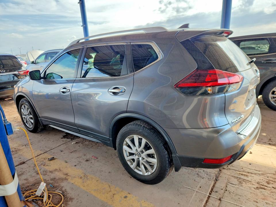 Photo 2 from auction – 2018 NISSAN ROGUE with VIN KNMAT2MT0JP607990
