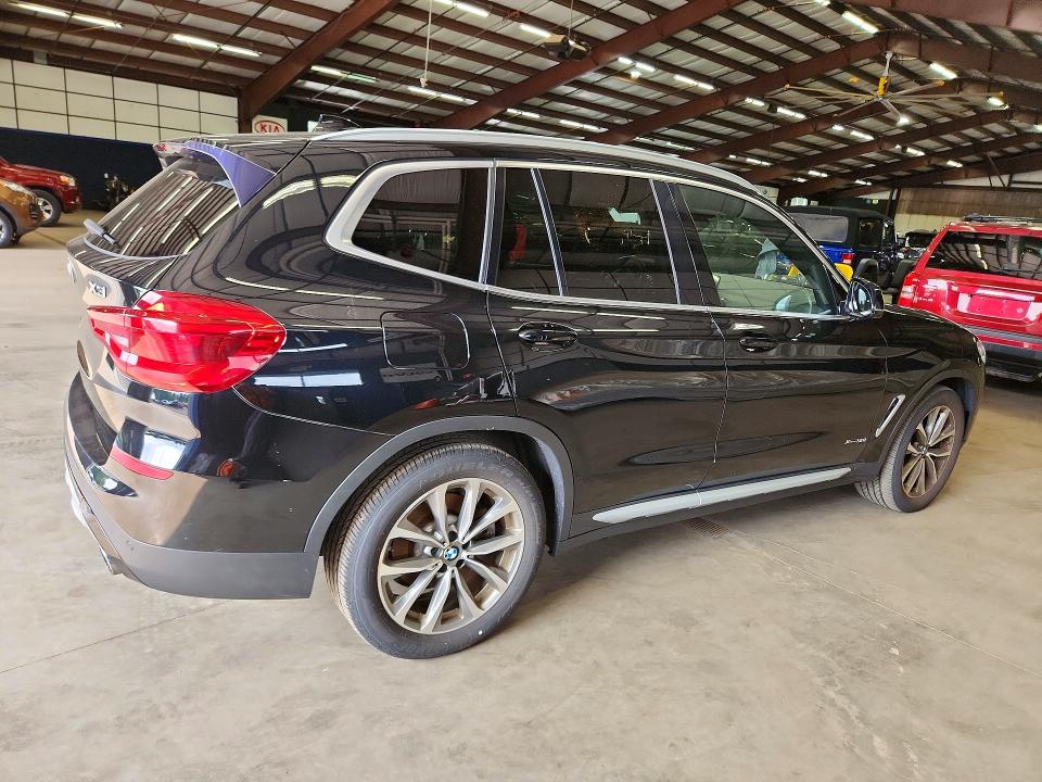 صورة رقم 3 من المزاد - 2018 BMW X3 مع VIN 5UXTR9C56JLD61233