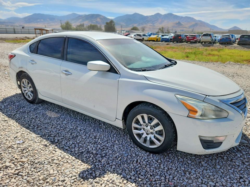 Photo 4 from auction – 2015 NISSAN ALTIMA with VIN 1N4AL3AP4FN318066