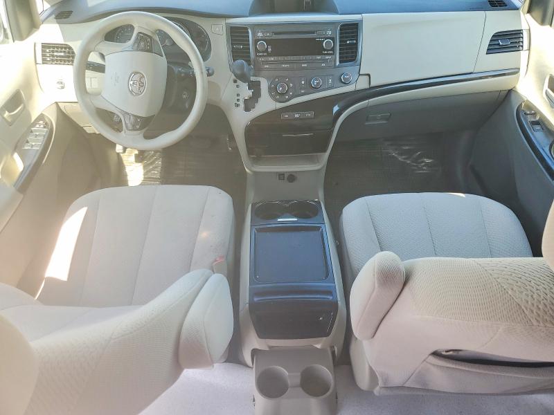 Photo 8 from auction – 2011 TOYOTA SIENNA with VIN 5TDKA3DC4BS005732