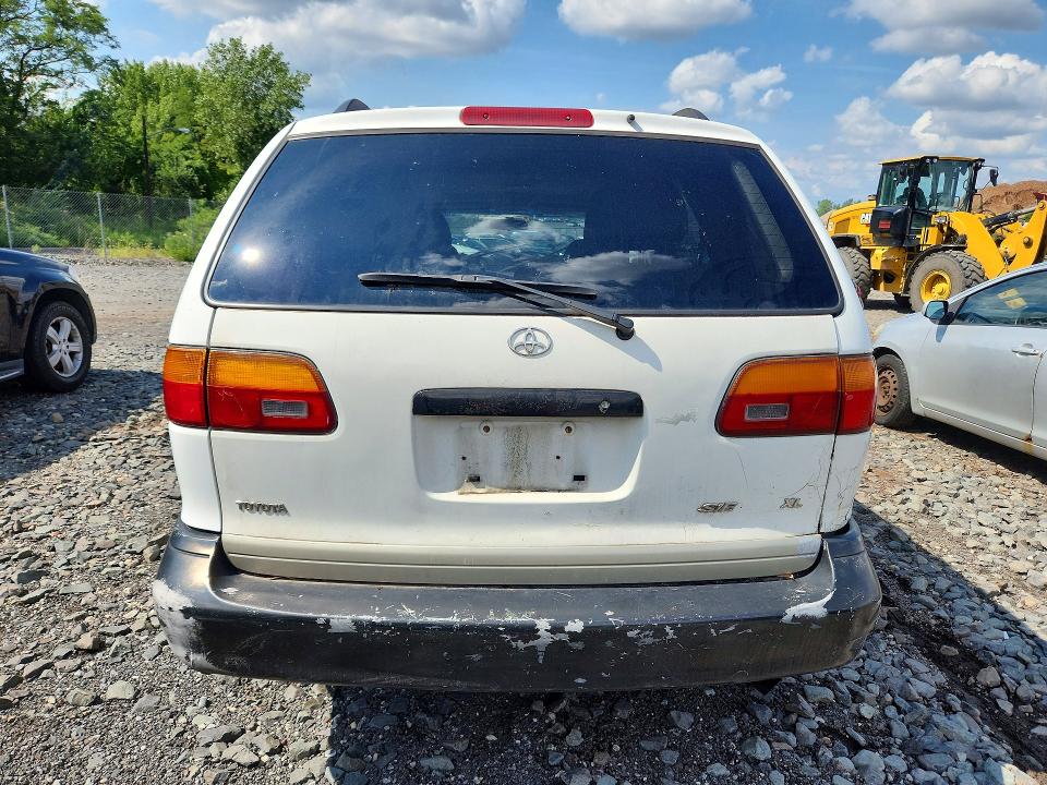 Photo 6 from auction – 1998 TOYOTA SIENNA with VIN 4T3ZF13C9WU056833