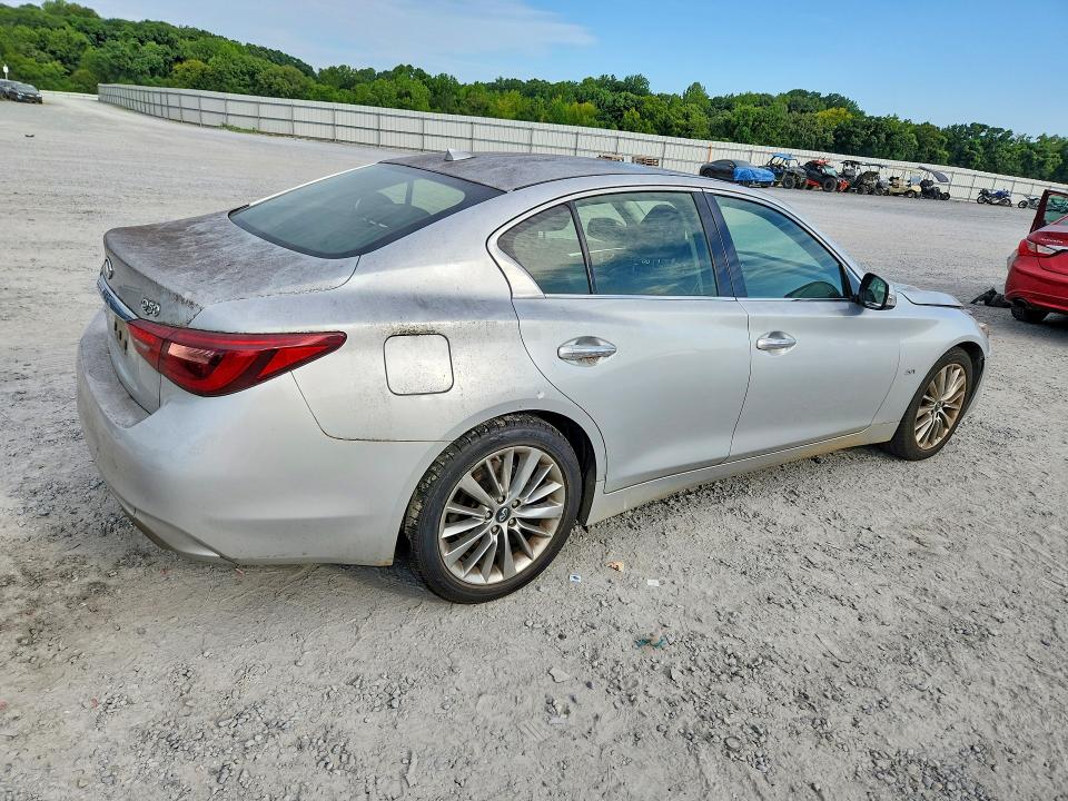 Photo 3 from auction – 2018 INFINITI Q50 with VIN JN1EV7AR1JM436981