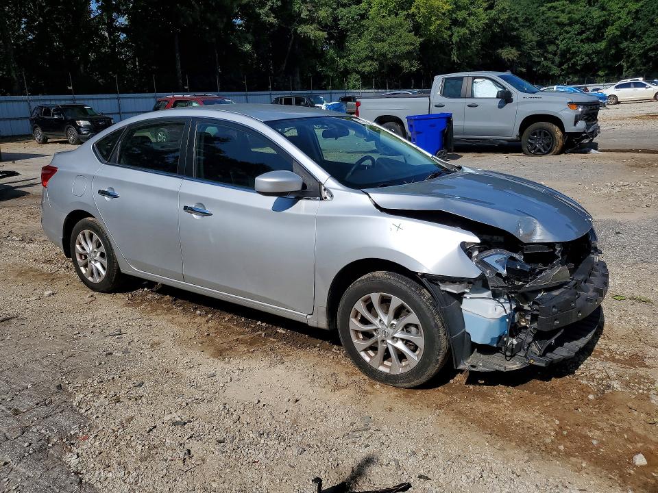 Photo 4 from auction – 2017 NISSAN SENTRA with VIN 3N1AB7AP3HY275269