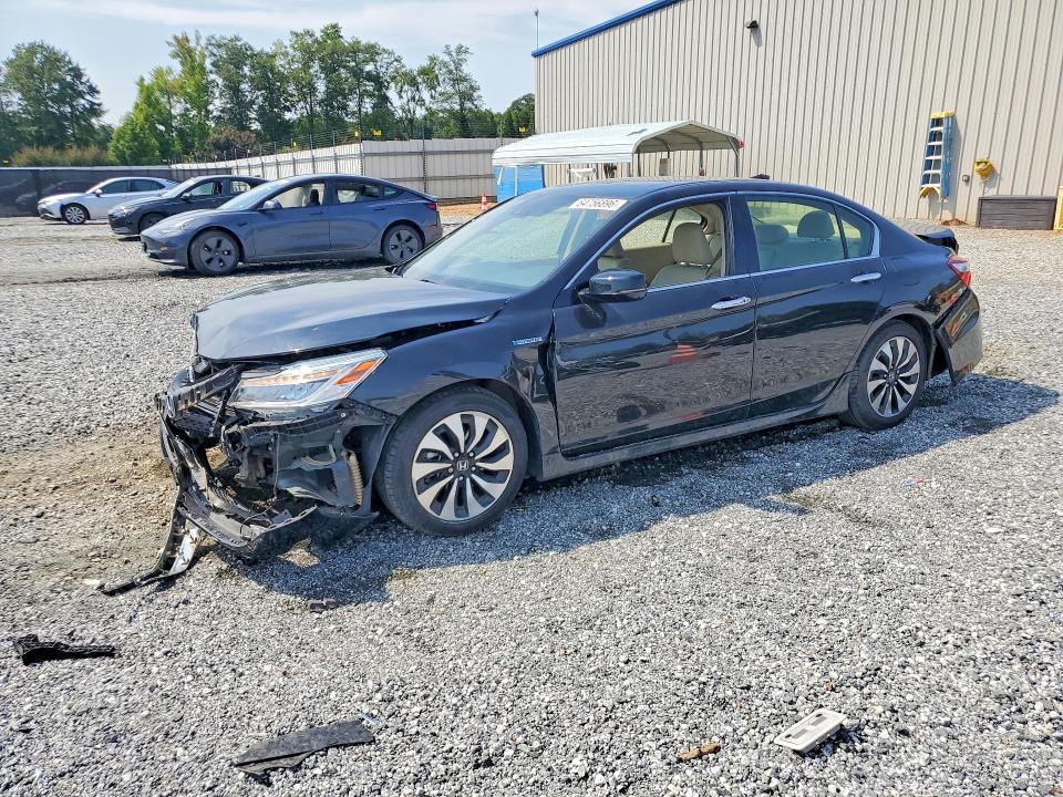 Photo 1 from auction – 2017 HONDA ACCORD with VIN JHMCR6F7XHC019707