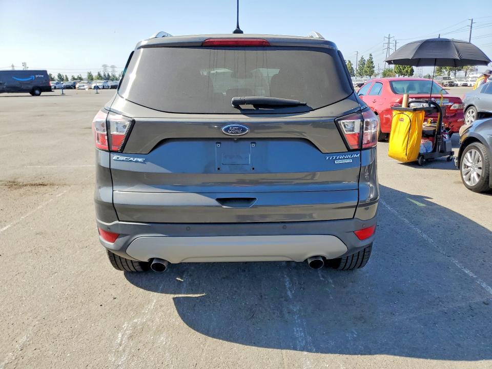 Photo 6 from auction – 2018 FORD ESCAPE with VIN 1FMCU0J97JUA56912