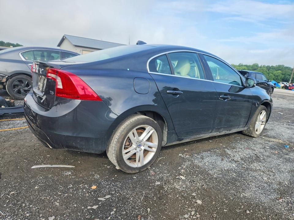 صورة رقم 3 من المزاد - 2014 VOLVO S60 مع VIN YV1612FS0E2273103