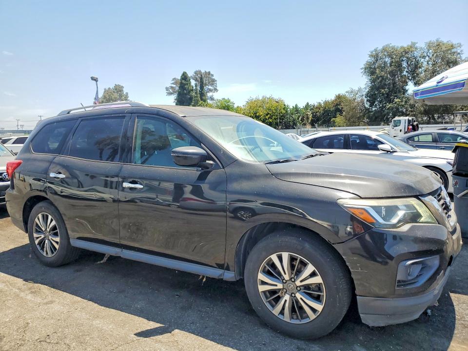 Photo 4 from auction – 2017 NISSAN PATHFINDER with VIN 5N1DR2MN2HC678179