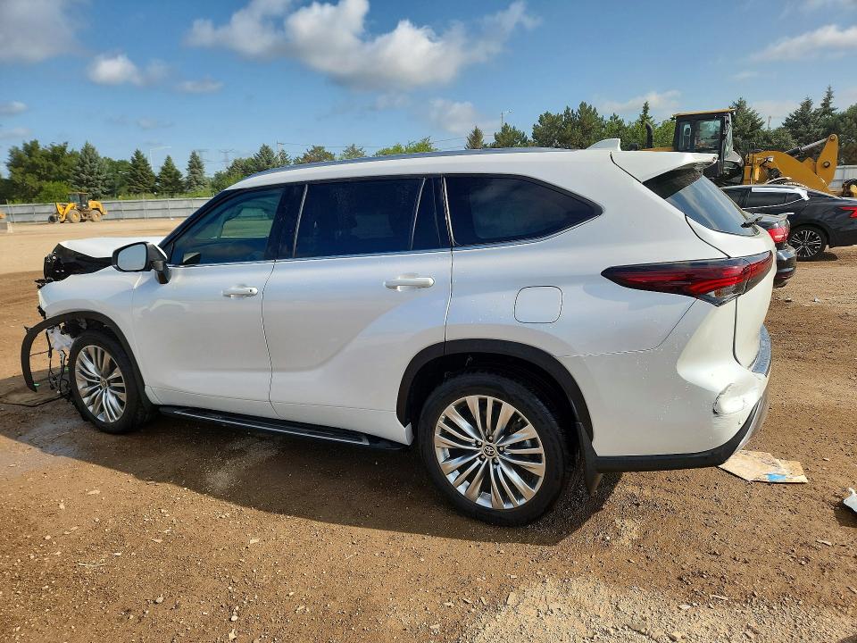 Photo 2 from auction – 2024 TOYOTA HIGHLANDER with VIN 5TDKDRBH7RS542128