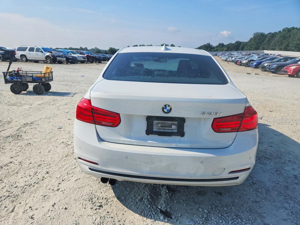 Foto 6 de la subasta – 2016 BMW 328 con VIN WBA8E9G54GNT86829