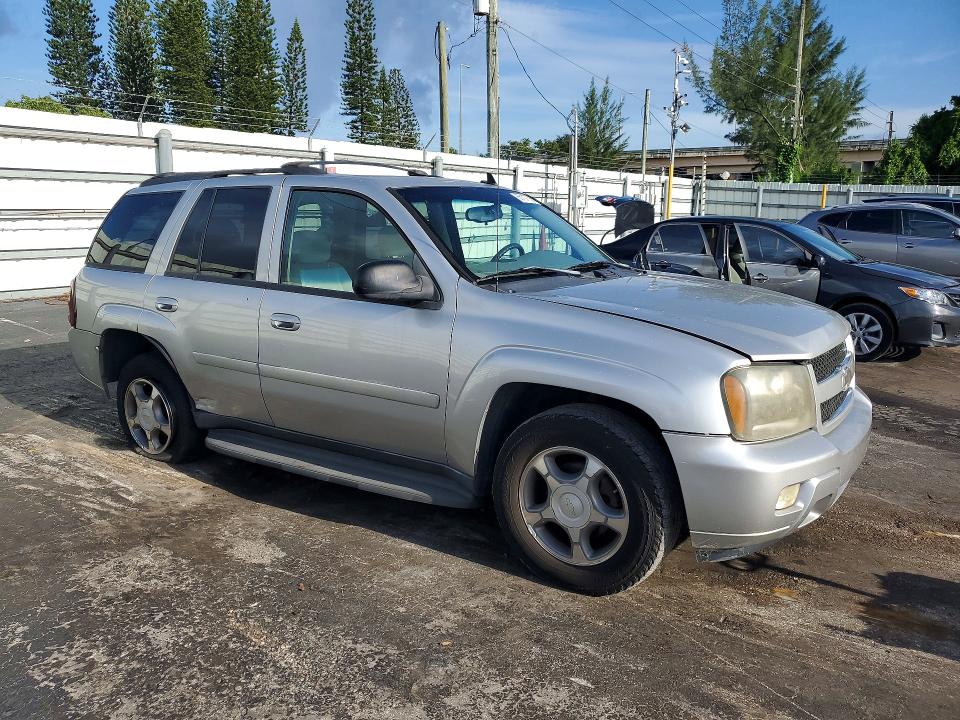 Photo 4 from auction – 2008 CHEVROLET TRAILBLAZER with VIN 1GNDS13S382193492