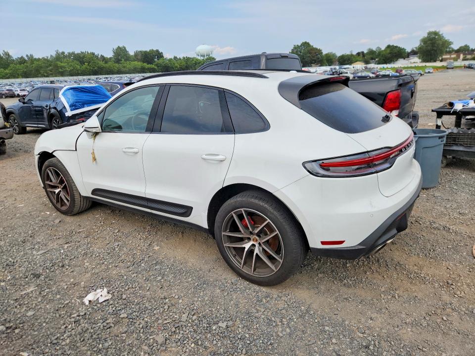 Фото 2 с аукциона – 2024 PORSCHE MACAN с VIN WP1AG2A56RLB36830