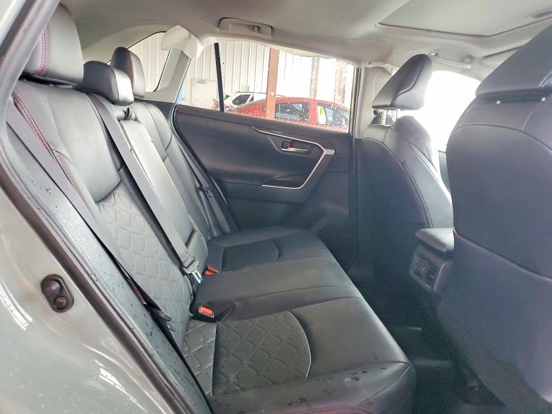 Photo 11 from auction – 2020 TOYOTA RAV4 with VIN 2T3J1RFV6LC108729