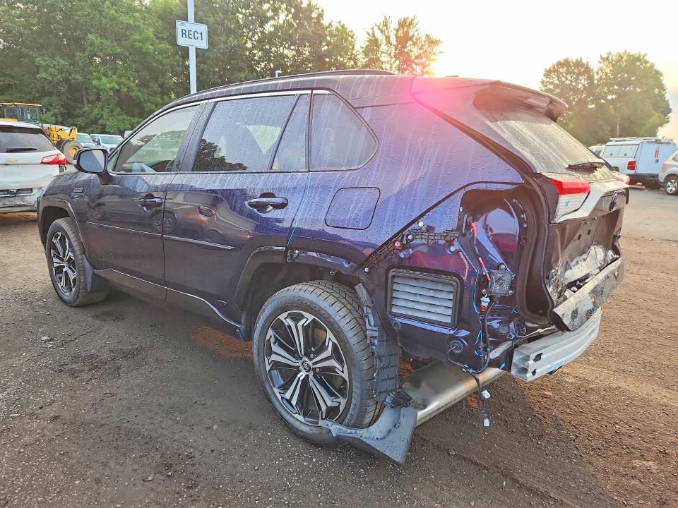 Photo 2 from auction – 2022 TOYOTA RAV4 PRIME with VIN JTMFB3FV4ND093176