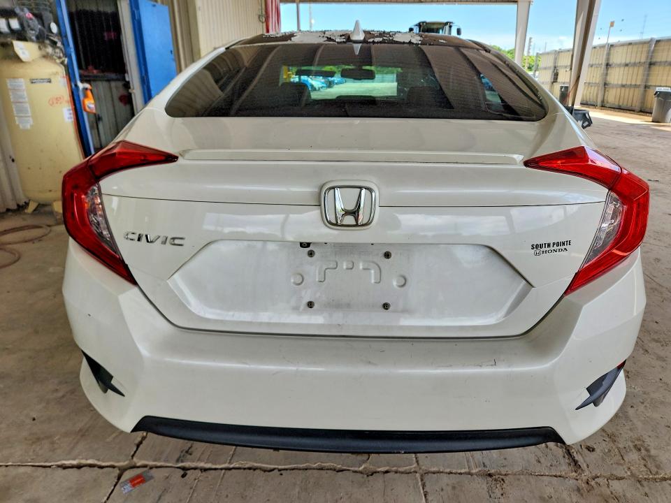 Photo 6 from auction – 2017 HONDA CIVIC with VIN 19XFC1F79HE016714