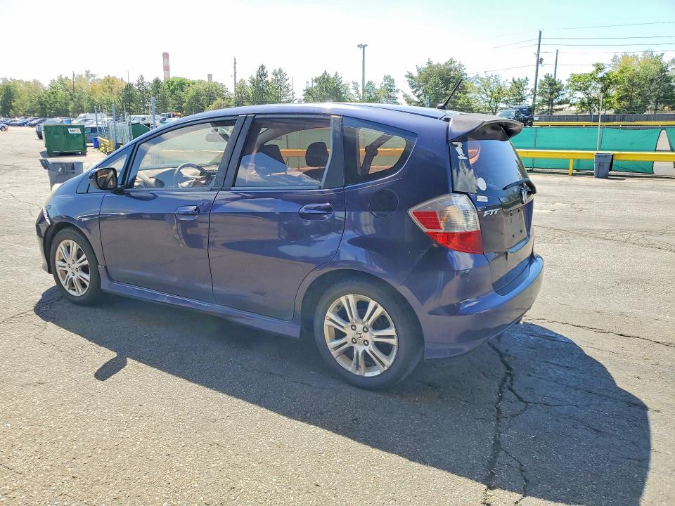 Photo 2 from auction – 2009 HONDA FIT with VIN JHMGE87689S075750