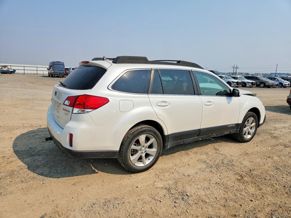 Photo 3 from auction – 2014 SUBARU OUTBACK with VIN 4S4BRBLCXE3287431