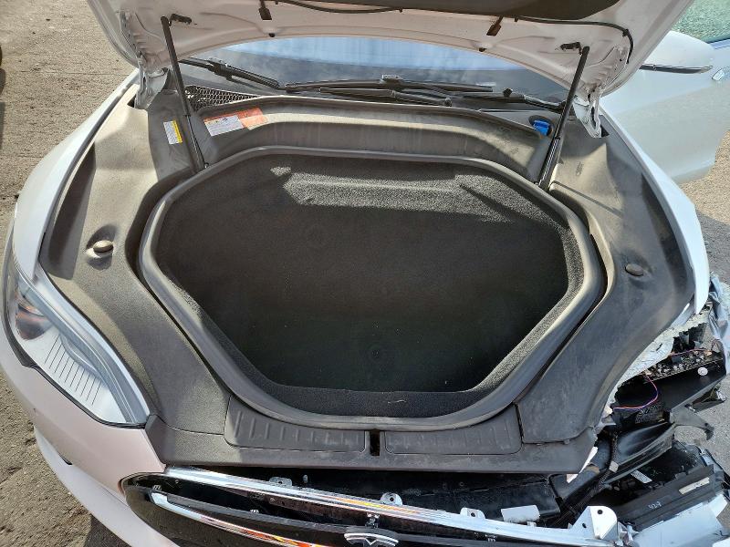 Photo 11 from auction – 2016 TESLA MODEL S with VIN 5YJSA1E28GF131209