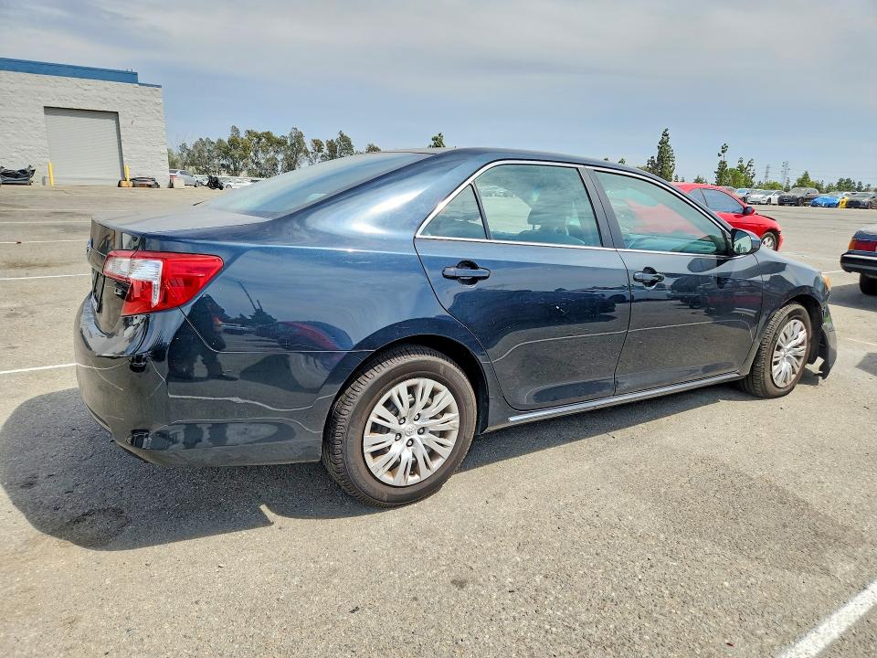 Photo 3 from auction – 2014 TOYOTA CAMRY with VIN 4T4BF1FKXER390581