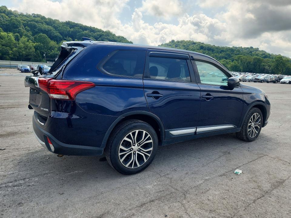 Photo 3 from auction – 2018 MITSUBISHI OUTLANDER with VIN JA4AZ3A31JZ059294