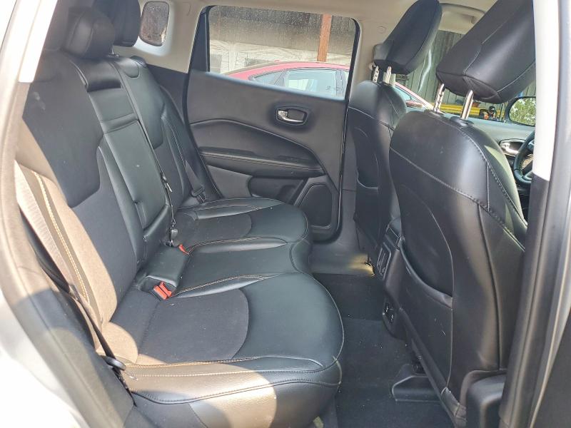 Снимка 11 от търг – 2019 JEEP COMPASS с VIN 3C4NJCBB5KT851042