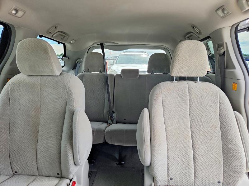 Photo 10 from auction – 2011 TOYOTA SIENNA with VIN 5TDJK3DC9BS003967