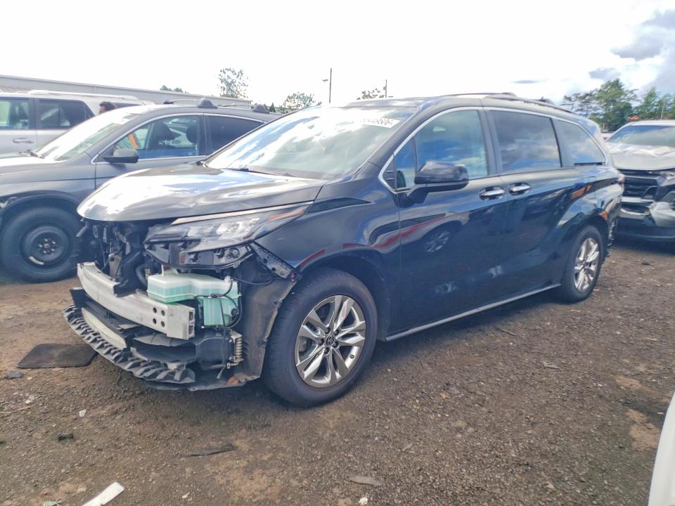 TOYOTA SIENNA 2023 with VIN 5TDCSKFCXPS099132 - Photo from auction