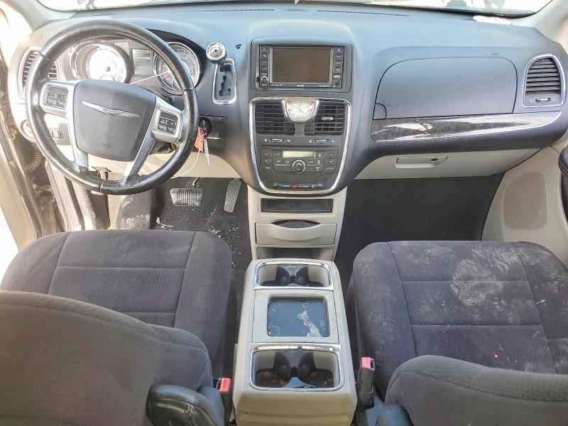 Photo 8 from auction – 2011 CHRYSLER TOWN & COUNTRY with VIN 2A4RR5DG4BR604798